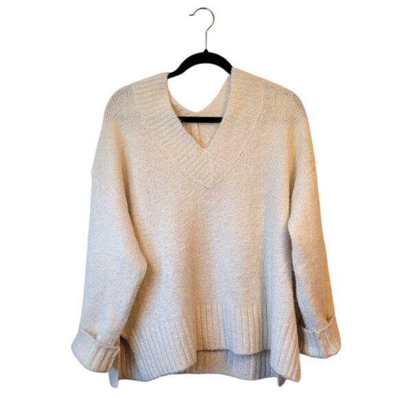 Pistola Women's Cream Over Sized V-Neck Knit Sweater Size L - Picture 1 of 6